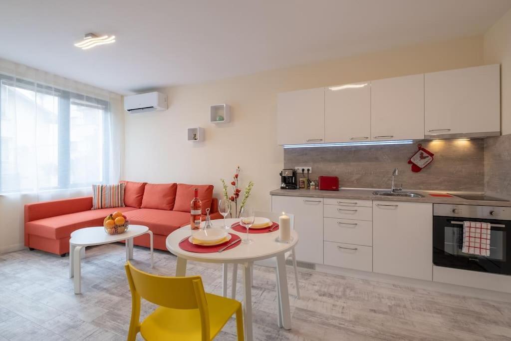 Bright & Chic Parkside Apartment Sofia Exterior photo